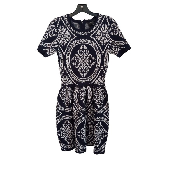 Romeo + Juliet blue and white‎ abstract print knit midi sweater dress - Picture 2 of 7